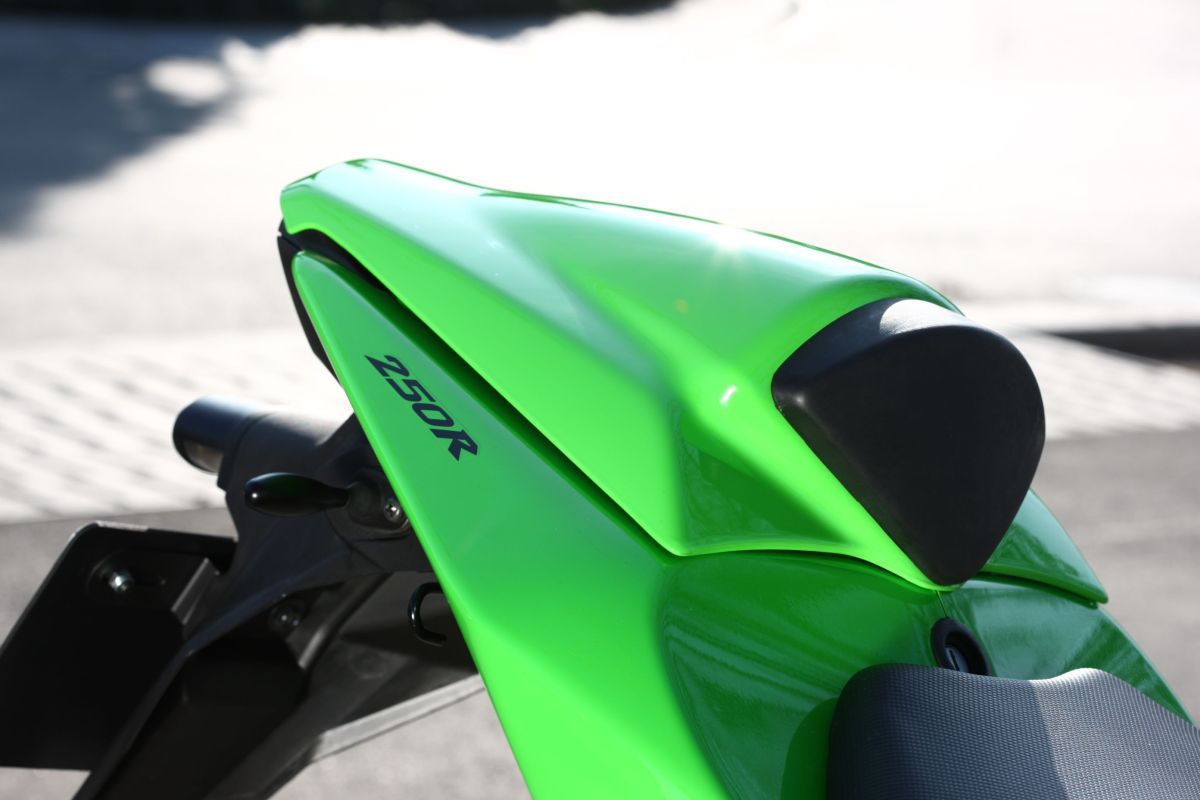Hump cover Lime Green Ninja250R 2012 Original Kawasaki