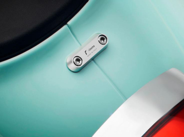 Cover thread RIZOMA passenger grab rail for Vespa GTS/GTS Super/GTV/Primavera, silver