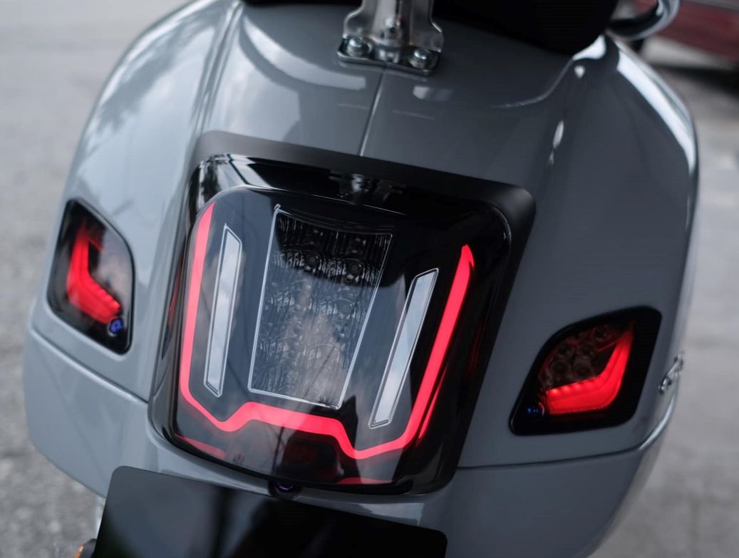 Taillight ZELIONI for Vespa GTS/GTS Super 125-300cc HPE, tinted