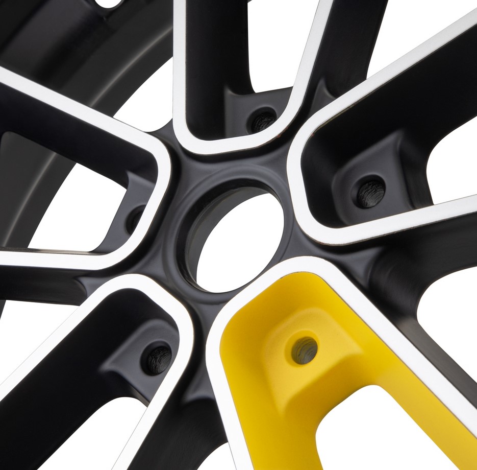 Rim front/rear 12" for Vespa GTS/GTS Super/GTV/GT 60/GT/GT L 125-300cc, black/yellow