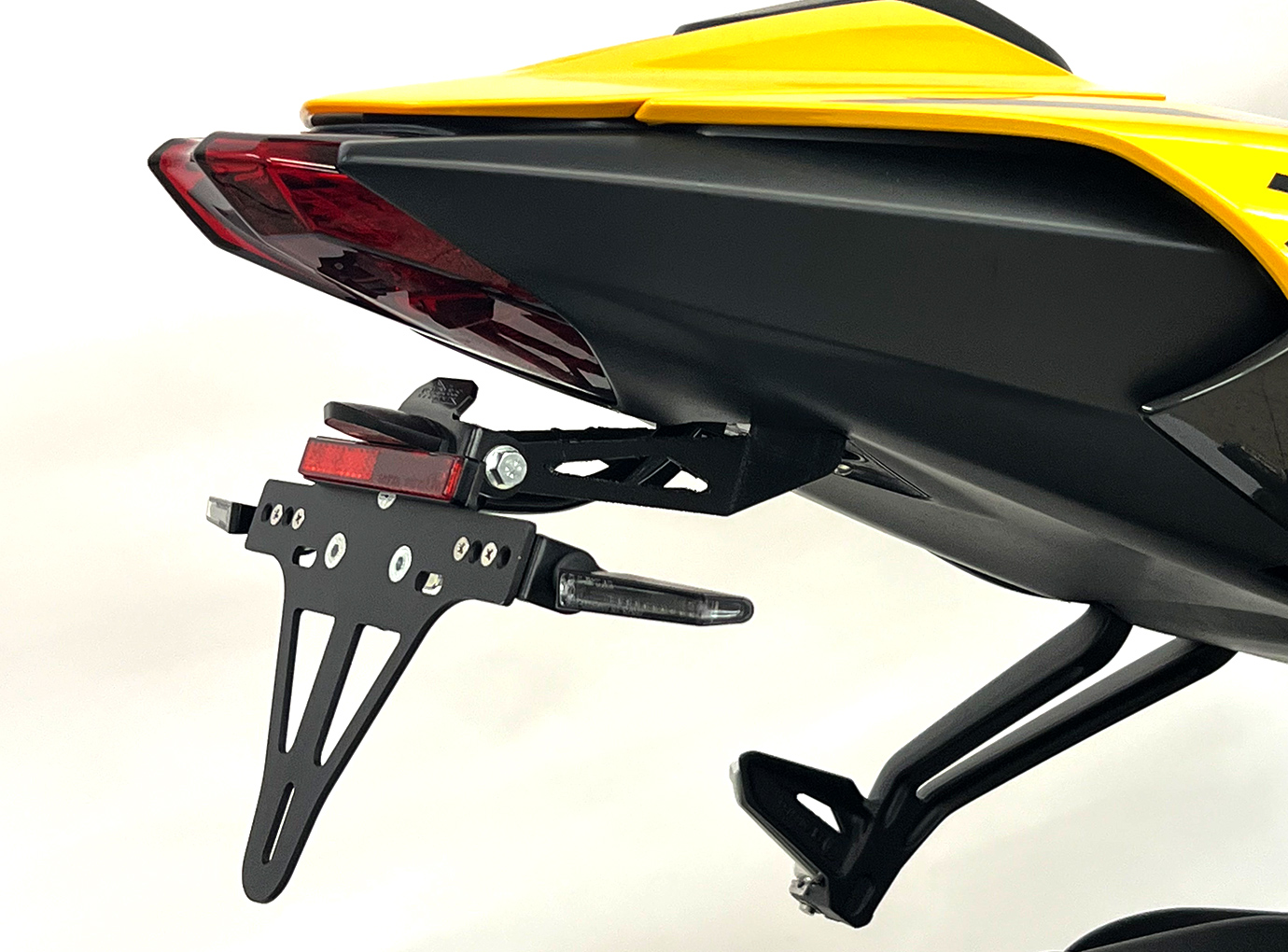 alpha Technik Kennzeichenhalter für Triumph Street Triple RS, ab Modelljahr 2023-