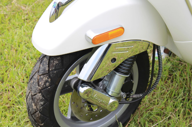 Fork fairing for Vespa LX/LXV 50-150cc, chrome