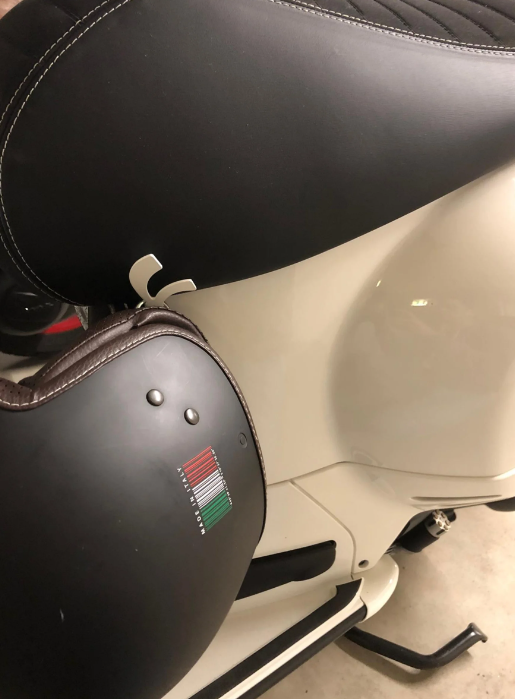 Helmet hook, under seat for Vespa, silver
