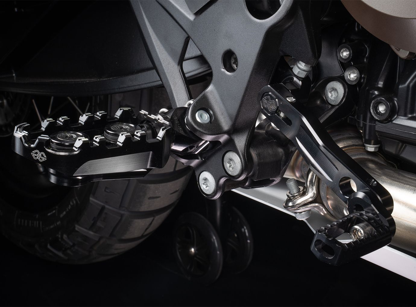 Gilles TECH-X Enduro footrests with ABE for Kawasaki Versys 1000 /SE