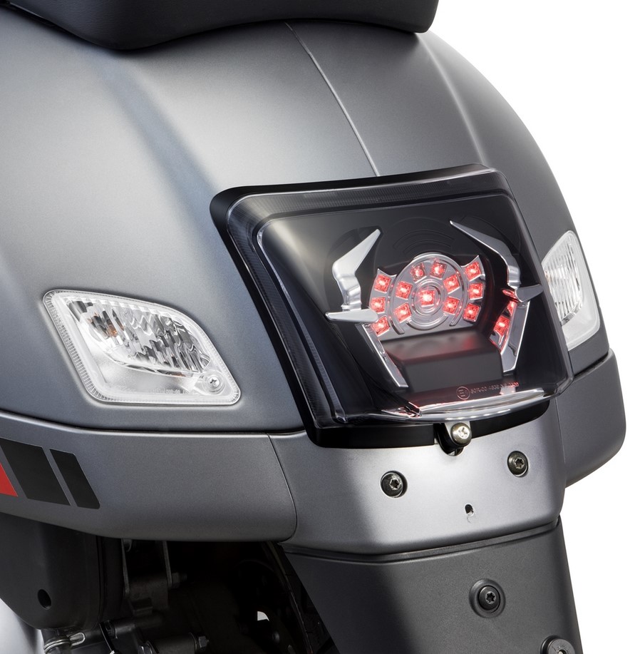 Frame rear light conversion for Vespa GTS/​GTS Super/​GTV 125-300ccm ('14-'18), matt black