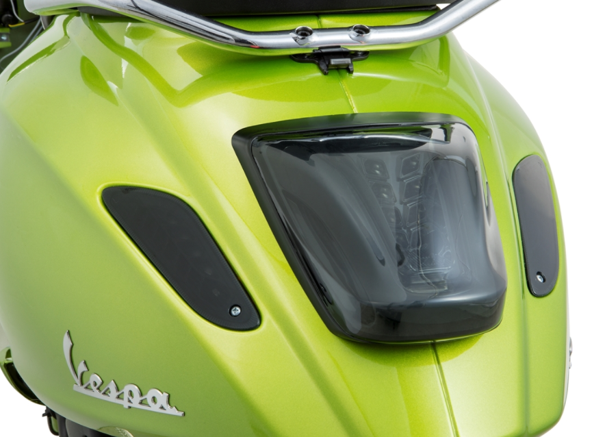 Taillight MK II tinted for Vespa Primavera/Sprint 50-150ccm, edge - black matt