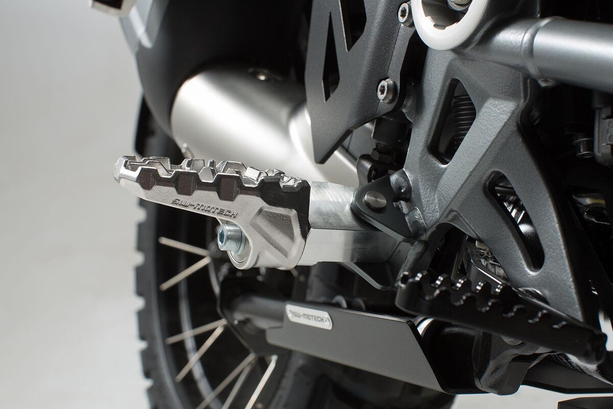 Adjustable footrests EVO, stainless steel, for Aprilia SL 750 Shiver - SW Motech