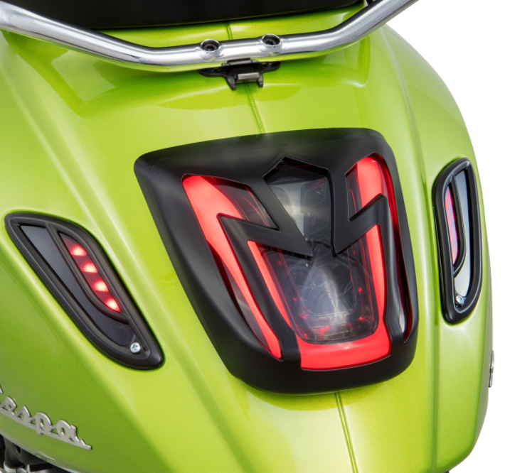 Turn signal grille right/left, rear for Vespa Primavera/Sprint 50-150cc 2T/4T AC, black matt