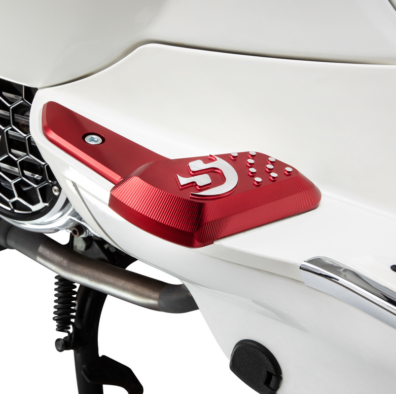 Footrests right and left for Vespa Primavera /Sprint 50-150cc 2T/4T AC, red