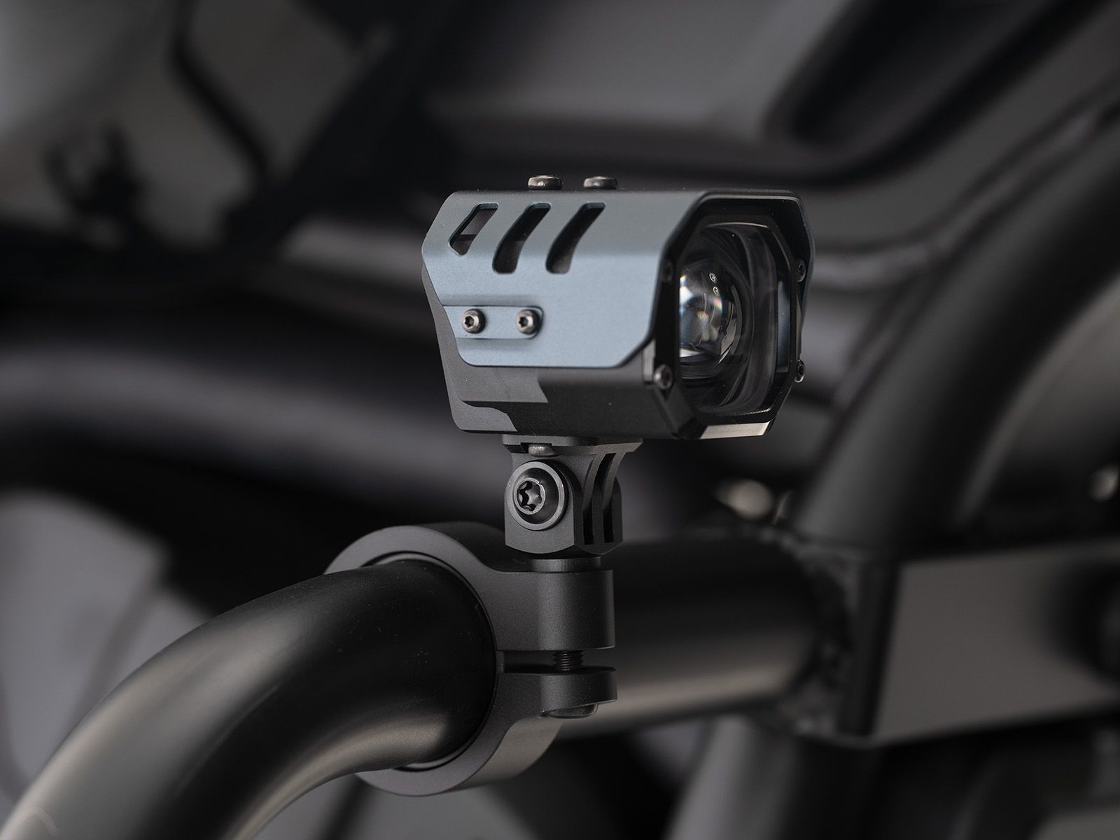 LED auxiliary headlight Nova incl. universal mounting for tube Ø25-32mm Hepco & Becker
