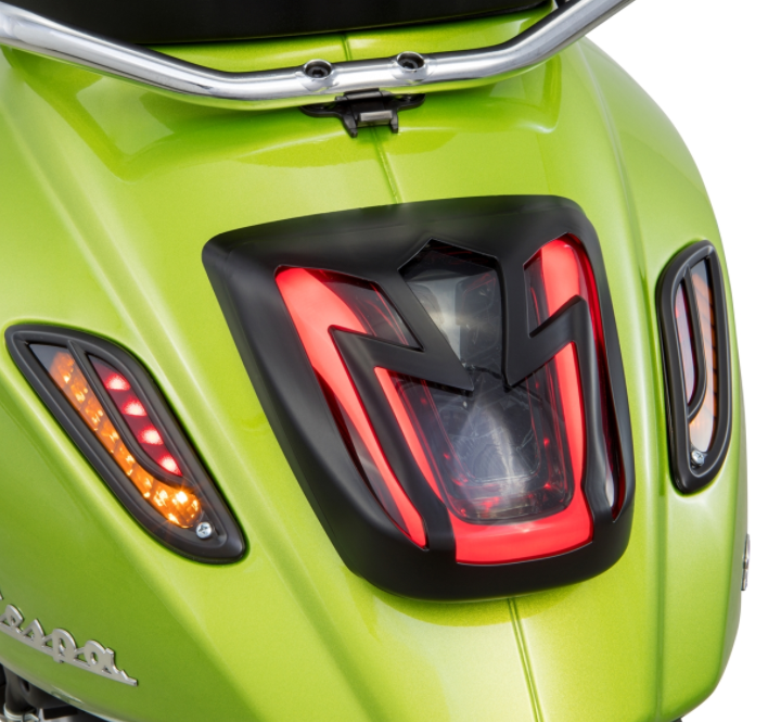 Turn signal grille right/left, rear for Vespa Primavera/Sprint 50-150cc 2T/4T AC, black matt
