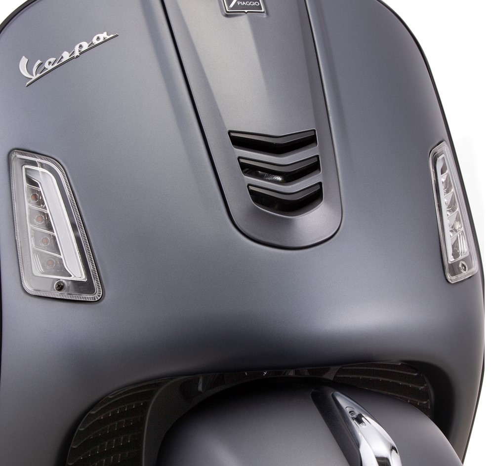 Turn signal kit front left/right for Vespa GTS/GTS Super/GTV/GT 60/GT/GT L ('03-'13), clear