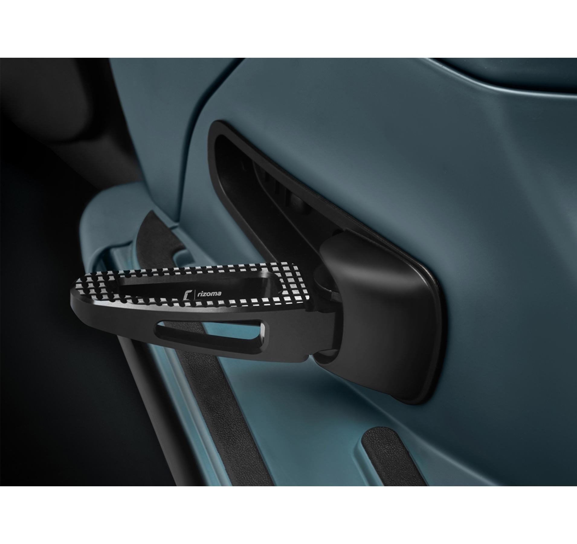 Footrests RIZOMA, right/left for Vespa GTS/GTS Super/GTV/GT 60/GT/GT L 125-300ccm