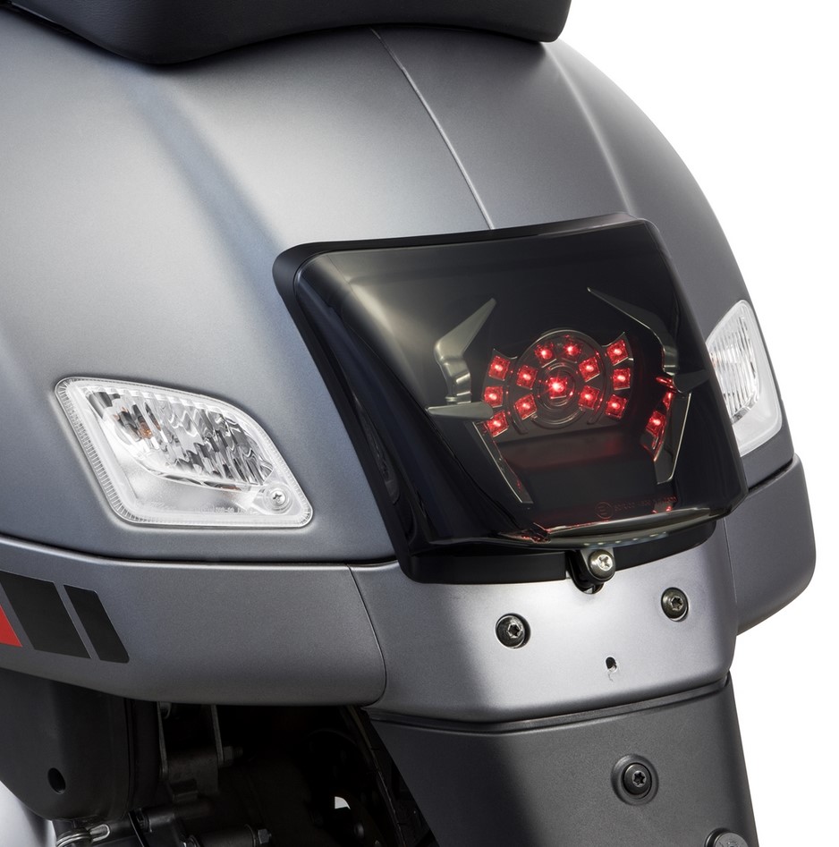 Tail light set for Vespa GTS/GTS Super/GTV 125-300cc ('14-'18), tinted
