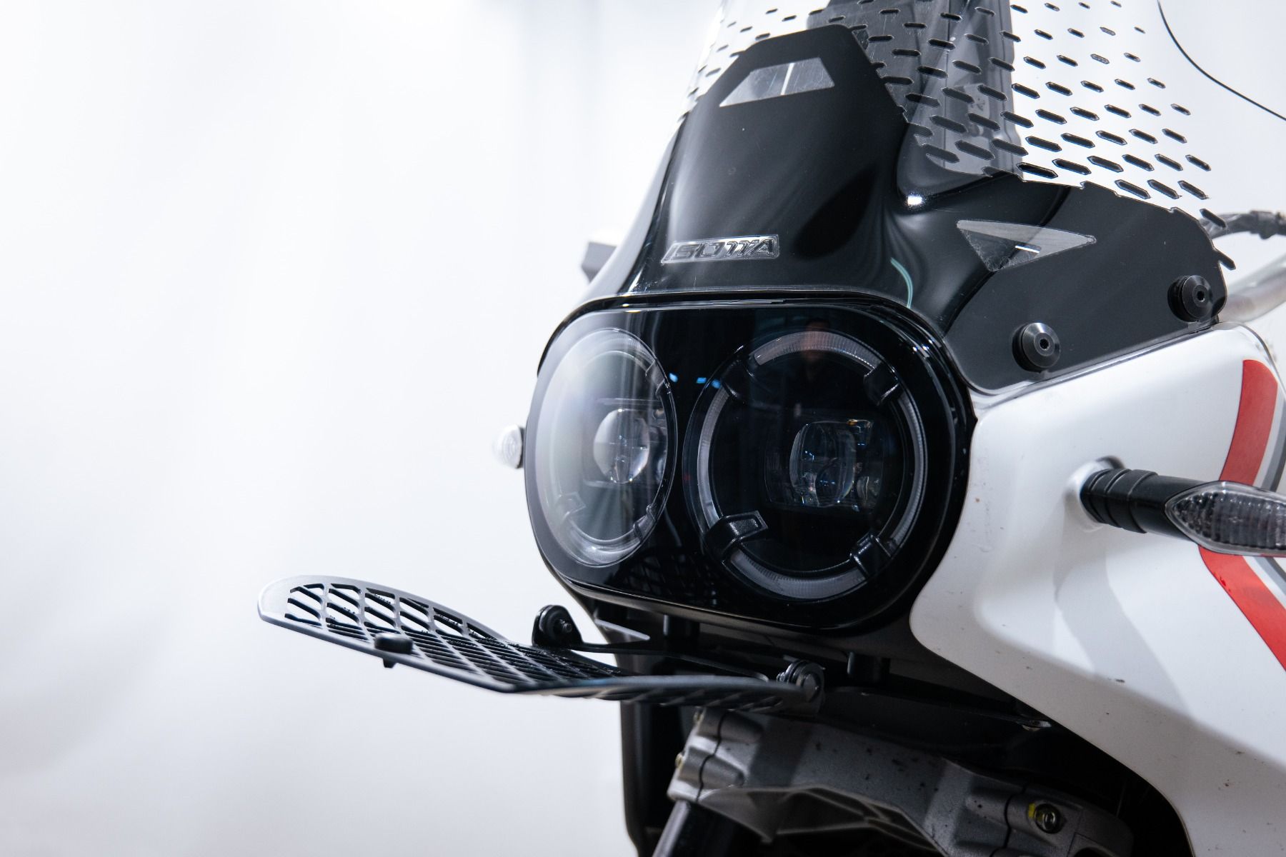 Headlight protection grille for Ducati DesertX, black