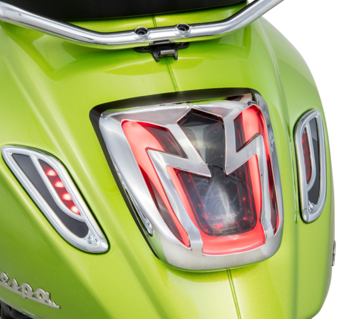 Rear light grid for Vespa Primavera/​Sprint 50-150ccm 2T/​4T AC, chrome
