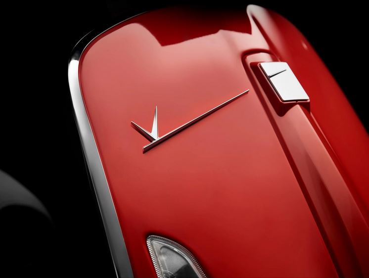 Lettering RIZOMA leg shield for Vespa, silver