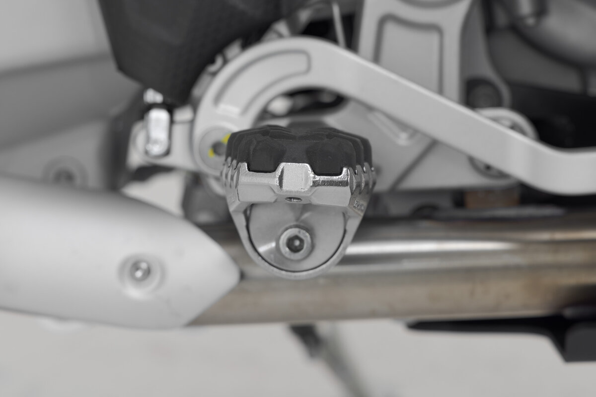 Adjustable footrests EVO, stainless steel, for Aprilia Tuareg 660 - SW Motech