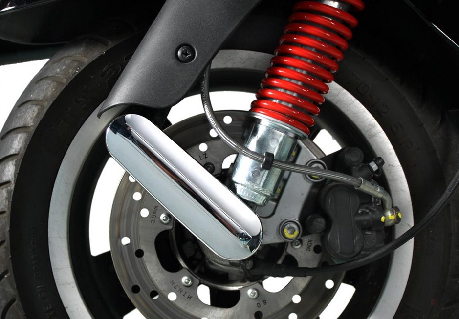 Swingarm cover for Vespa, chrome