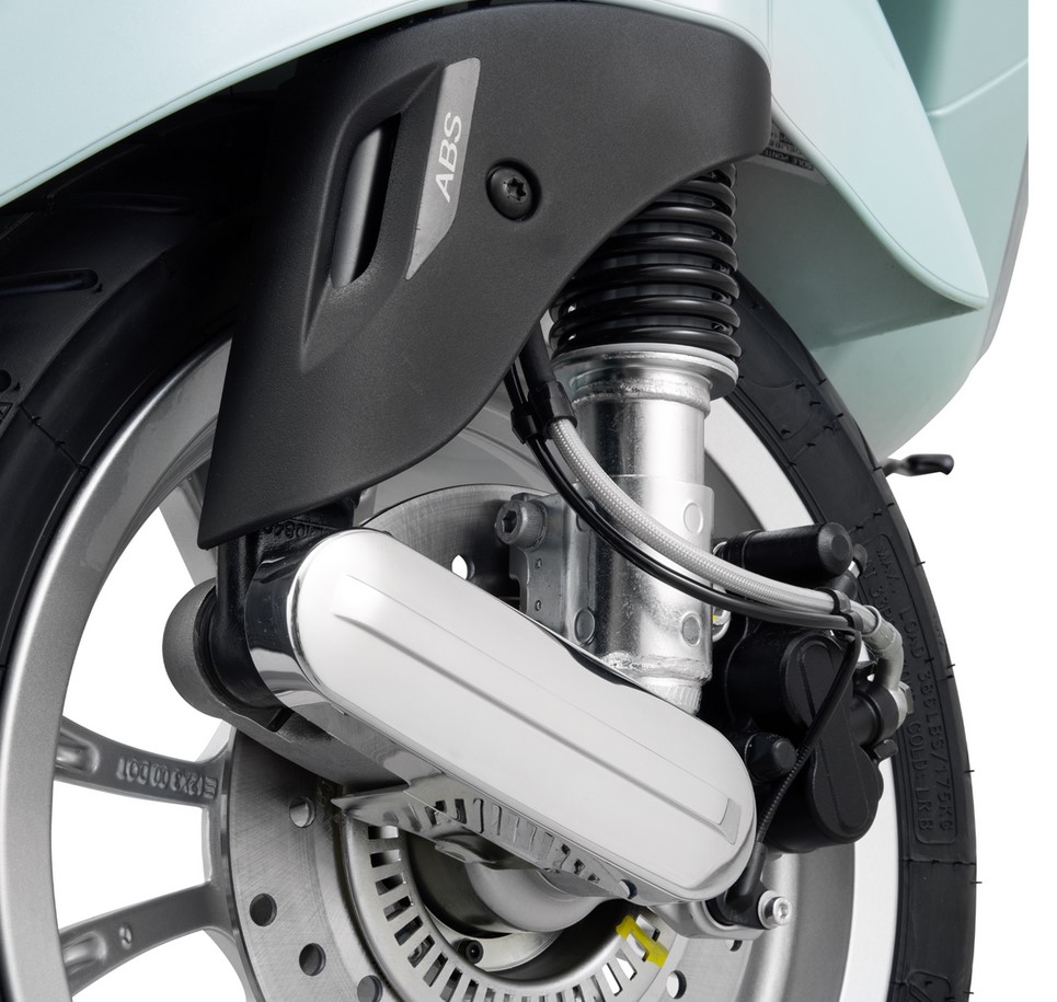 Swingarm cover for Vespa, chrome