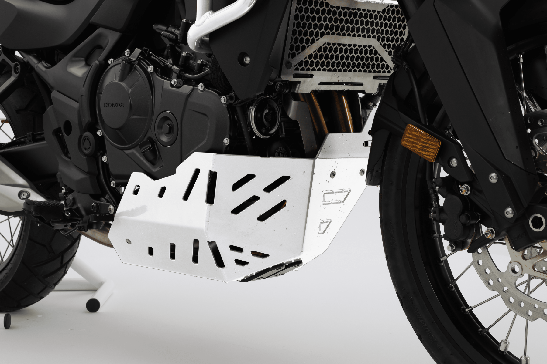 Aluminum engine protection plate for Honda XL 750 Transalp, white