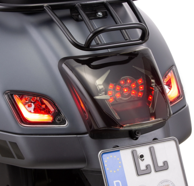 Turn signal kit front & rear for Vespa GTS/GTS Super/GTV 125-300cc ('14-), clear