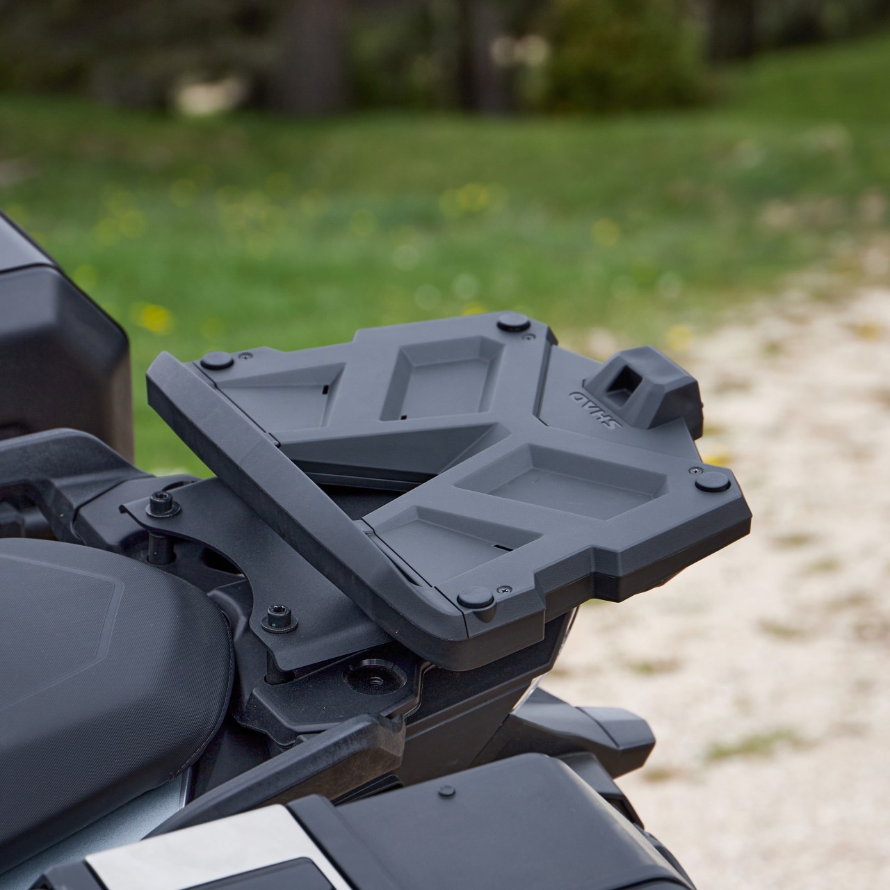 Shad Top Case Mounting Plate, black, plastic, includes mounting kit