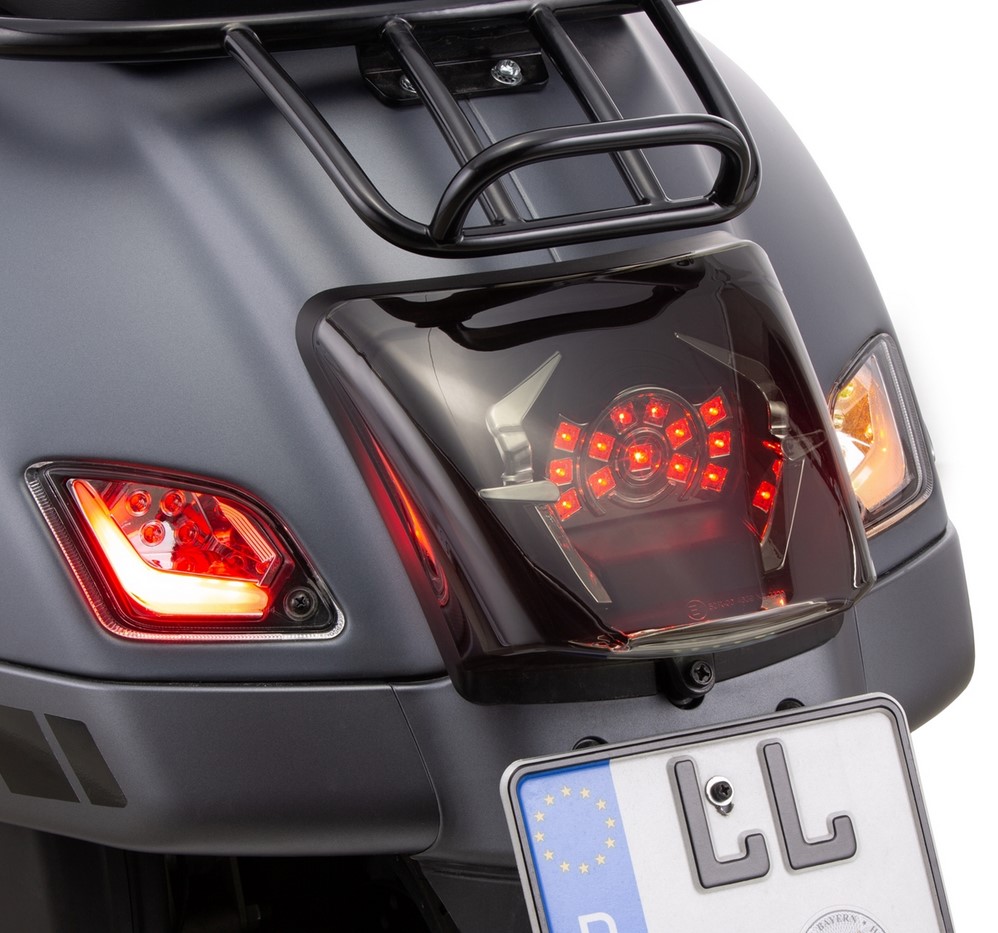 Turn signal kit rear left/right for Vespa GTS/GTS Super/GTV 125-300cc ('14-), clear
