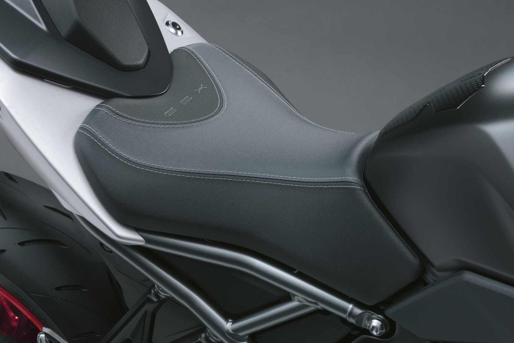 Seat Sport for Suzuki GSX-8R (24-) Original