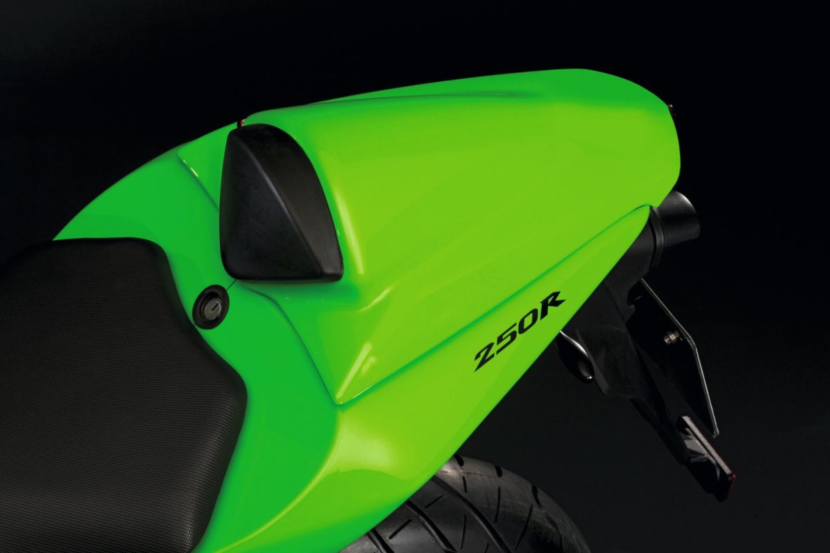 Hump cover Lime Green Ninja250R 2012 Original Kawasaki