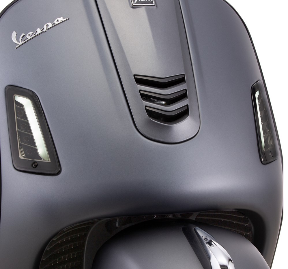 Turn signal kit front left/right for Vespa GTS/GTS Super/GTV 125-300cc ('14-), tinted