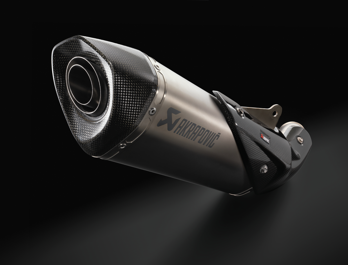 Akrapovic Slip-On LINE exhaust system for KTM 790 Duke (Bj.18-)