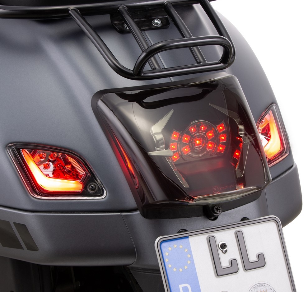 Turn signal kit rear left/right for Vespa GTS/GTS Super/GTV 125-300cc ('14-), clear