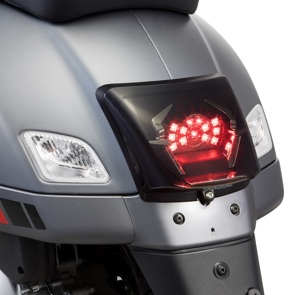 Tail light set for Vespa GTS/GTS Super/GTV 125-300cc ('14-'18), tinted