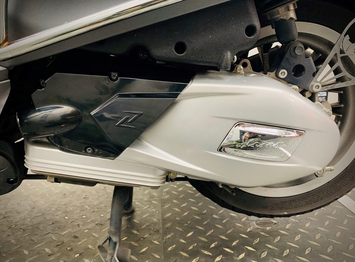Cover air intake, vario cover for Vespa Primavera/Sprint/GTS/GTS Super, black