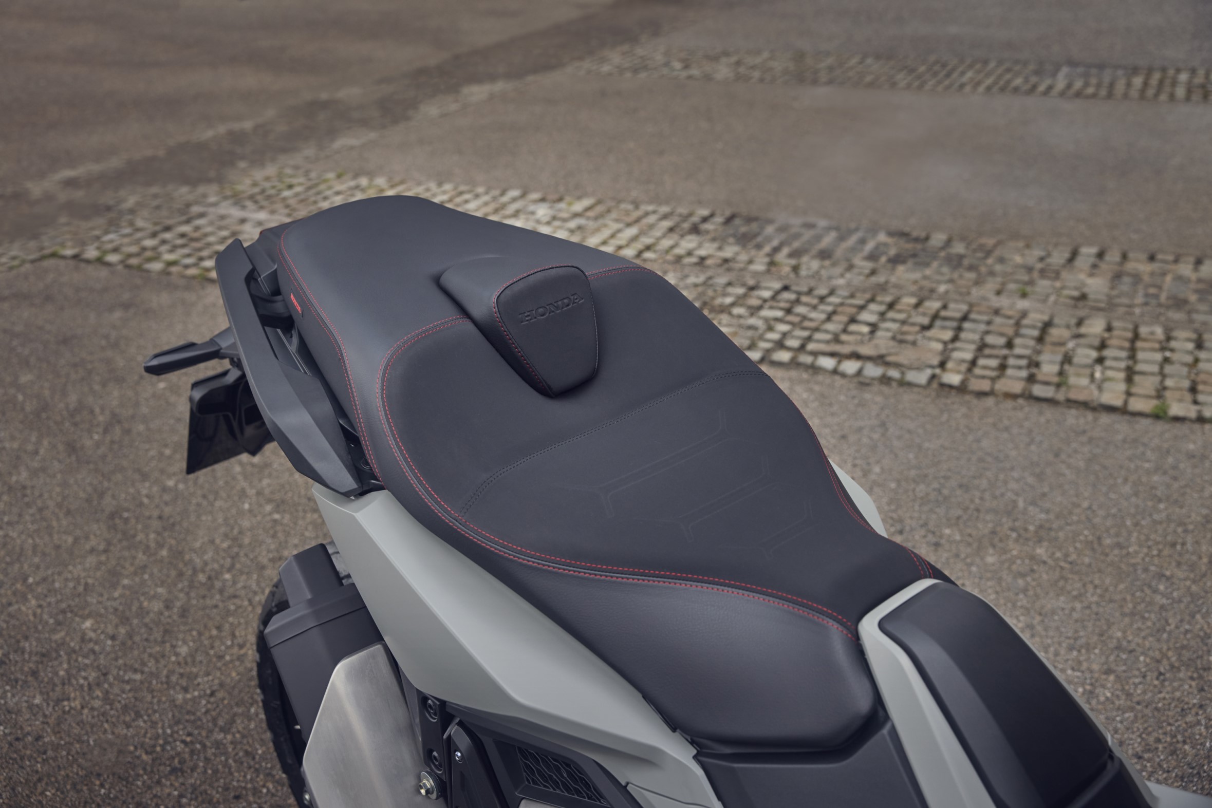 Comfort seat for Honda X-ADV / Forza 750 (25-) Original