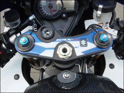 Fork bridge decor, blue for Suzuki GSX-R1000 BJ. 2007-2008