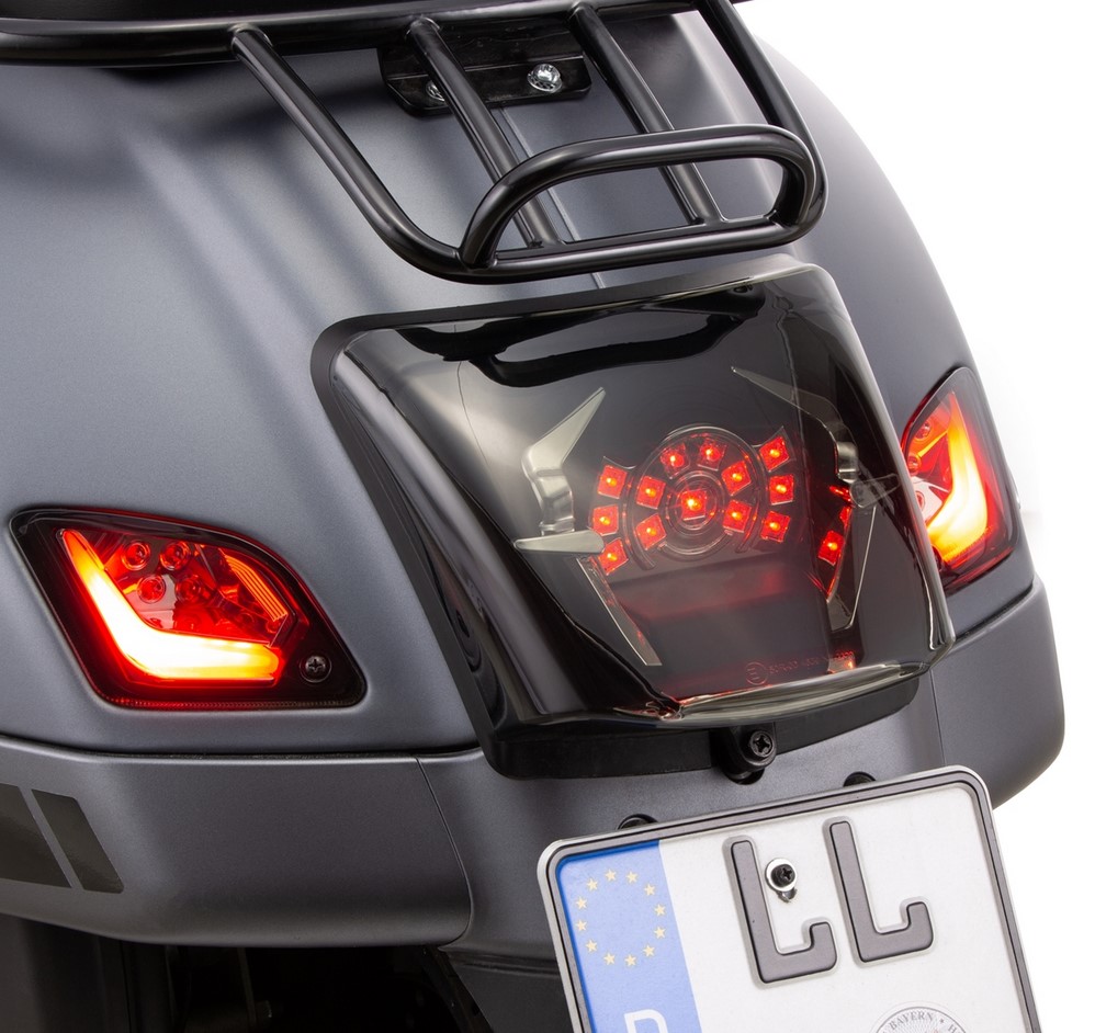 Turn signal kit front & rear for Vespa GTS/GTS Super/GTV/GT 60/GT/GT L ('03-'13), tinted