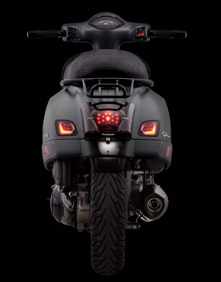 Rear left/right blinker kit for Vespa GTS/GTS Super/GTV 125-300cc ('14-22), tinted