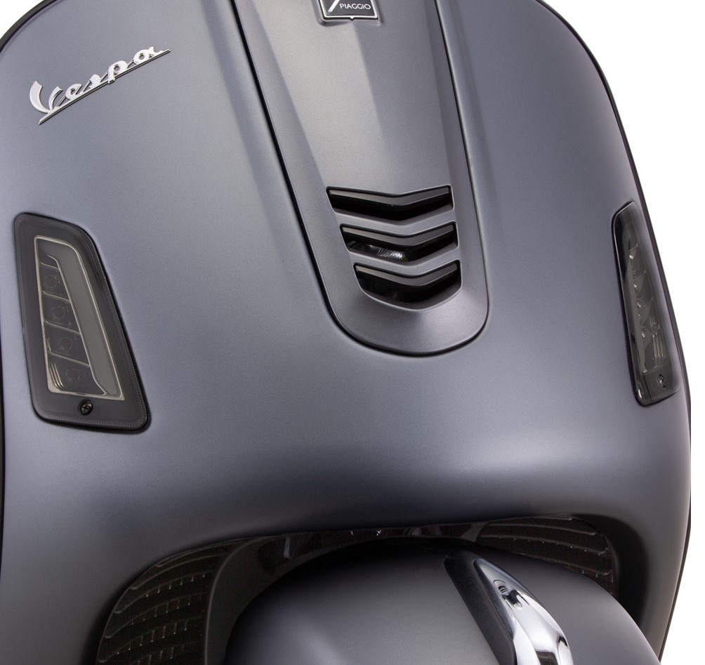Turn signal kit front left/right for Vespa GTS/GTS Super/GTV 125-300cc ('14-), tinted