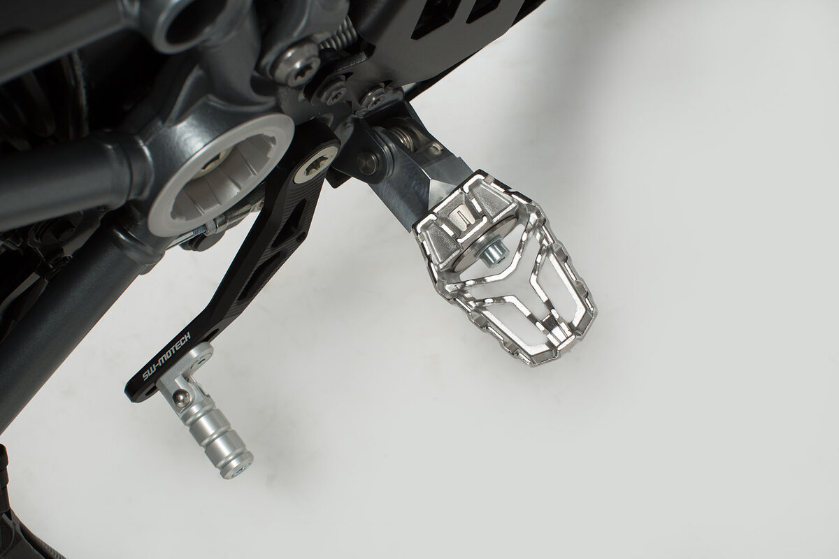 Adjustable footrests EVO, stainless steel, for Aprilia SL 750 Shiver - SW Motech