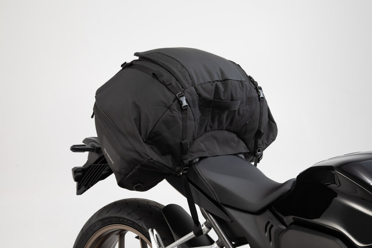 SW-Motech ION L motorcycle tail bag Kawasaki Vulcan 900 Custom (06-16), VN900