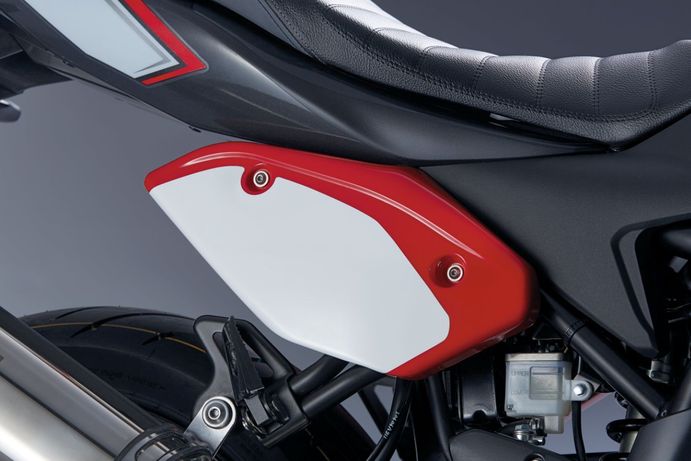 Number plate (white/red) for Suzuki SV650 BJ. 2016-2017