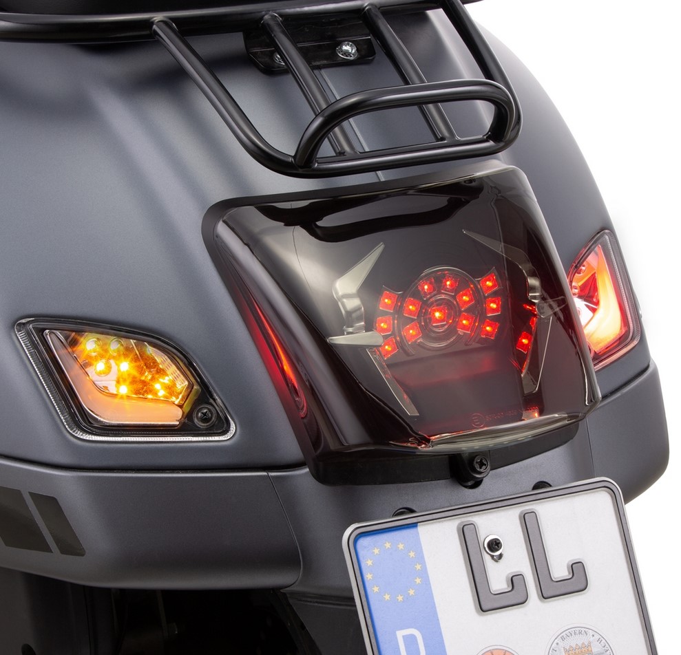 Turn signal kit rear left/right for Vespa GTS/GTS Super/GTV 125-300cc ('14-), clear