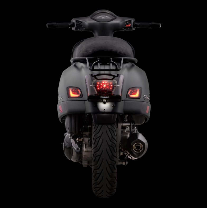Sports seat "Black Editiont" for Vespa GTS/GTS Super/GTV 125-300ccm (14-), black stitched