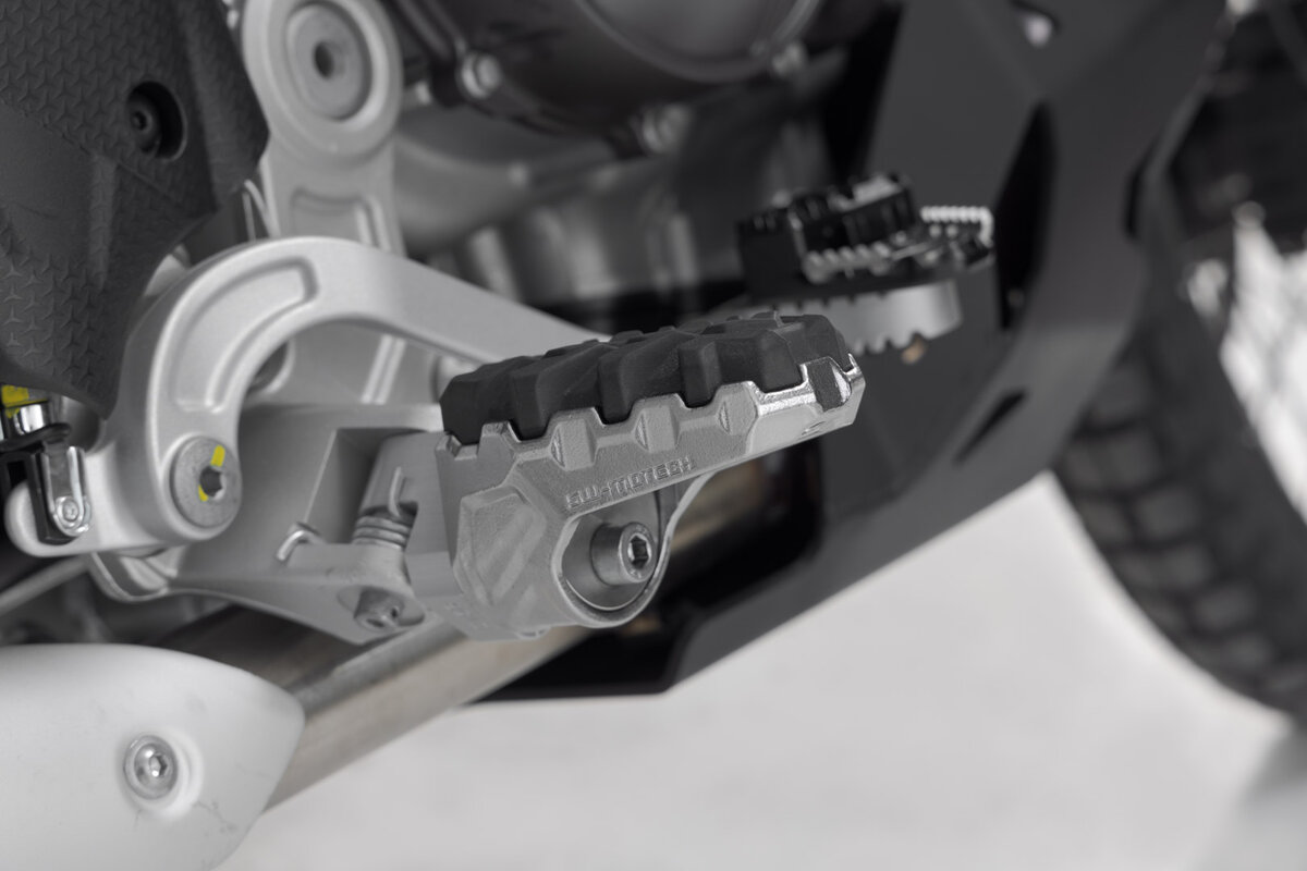 Adjustable footrests EVO, stainless steel, for Aprilia Tuareg 660 - SW Motech