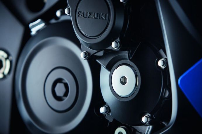Crankshaft service cover (chrome) for Suzuki GSX-S1000 BJ. 2015-2017/ GW250 Inazuma BJ. 2013-2015