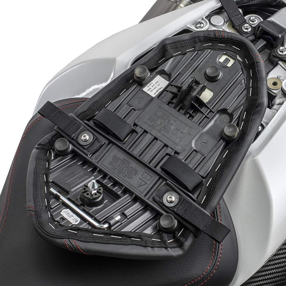 Kriega US drypack mounting kit for Triumph Speed Triple
