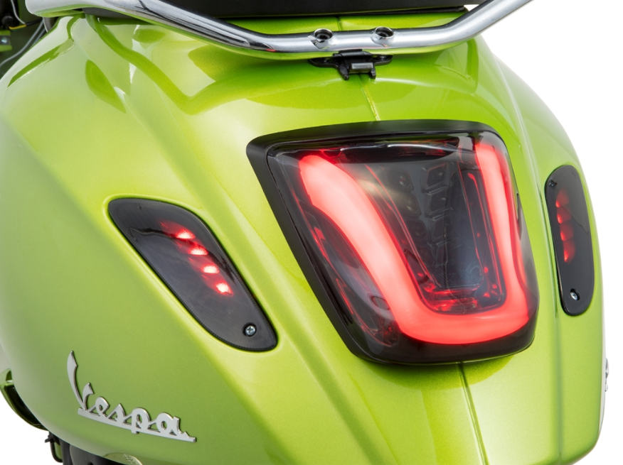 Taillight MK II tinted for Vespa Primavera/Sprint 50-150ccm, edge - black glossy
