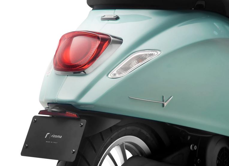RIZOMA side cover lettering for Vespa Primavera/Sprint/Elettrica, silver